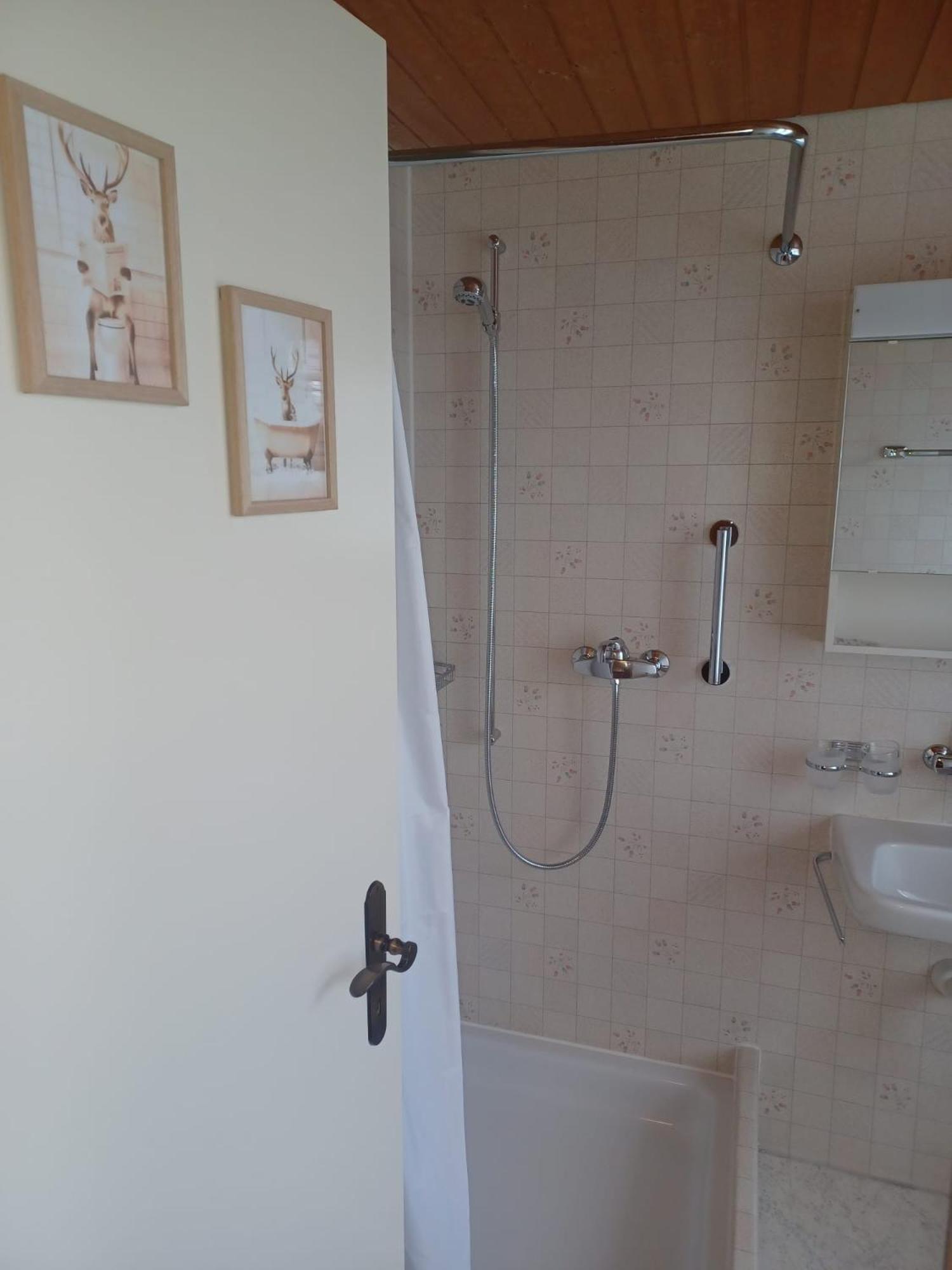 סיליסברג Hotel Tell מראה חיצוני תמונה