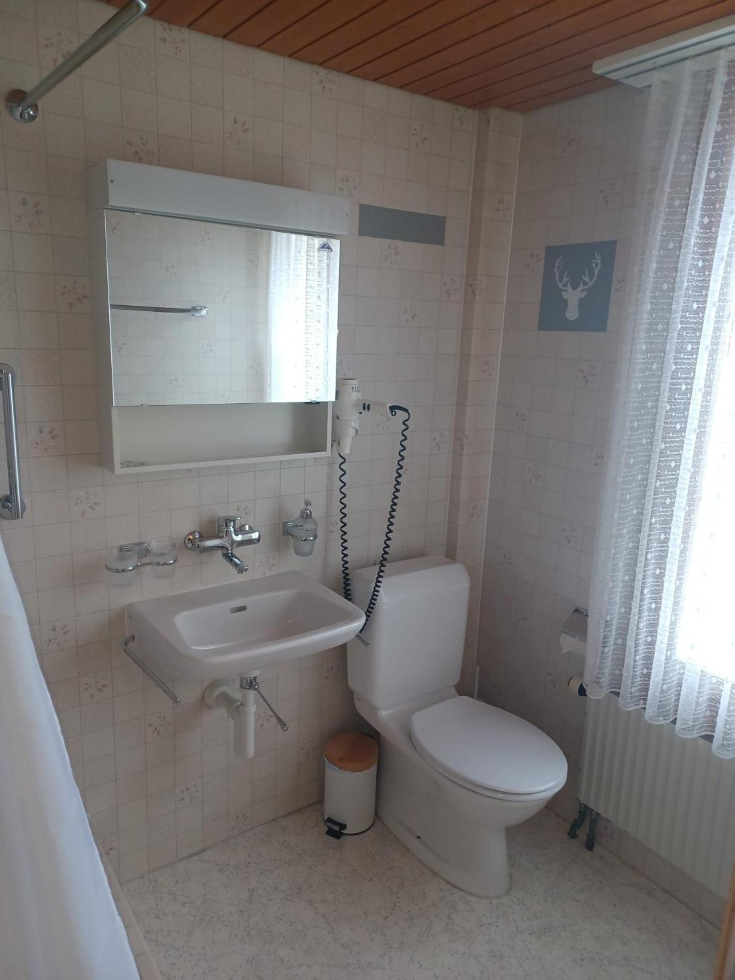 סיליסברג Hotel Tell מראה חיצוני תמונה